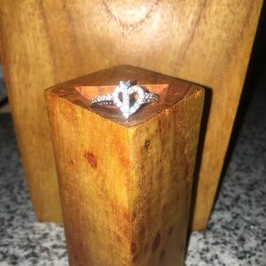NEW Nadri Silver Heart and Arrow Ring